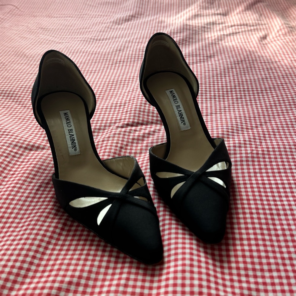 Manolo Blahnik Black Satin D'Orsay Pumps/Kitten Heels - Picture 6 of 8